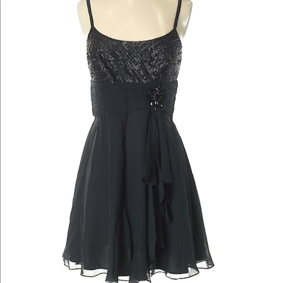 BCBGMaxAzria Dresses & Skirts - BCBGMAXAZRIA Dress